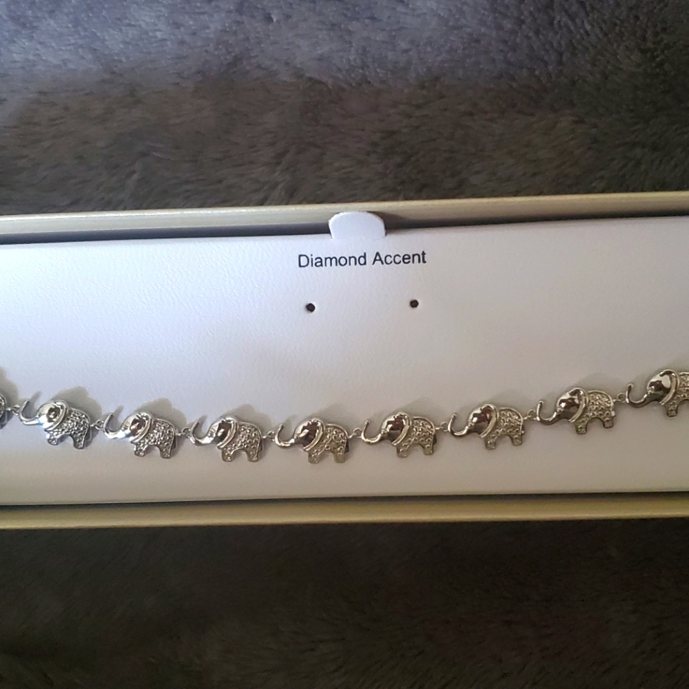 🐘💎Diamond Accent Elephant Bracelet💎🐘